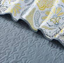 Load image into Gallery viewer, Yellow/Grey Paisley Printed Reversible Bedspread/Quilt Set